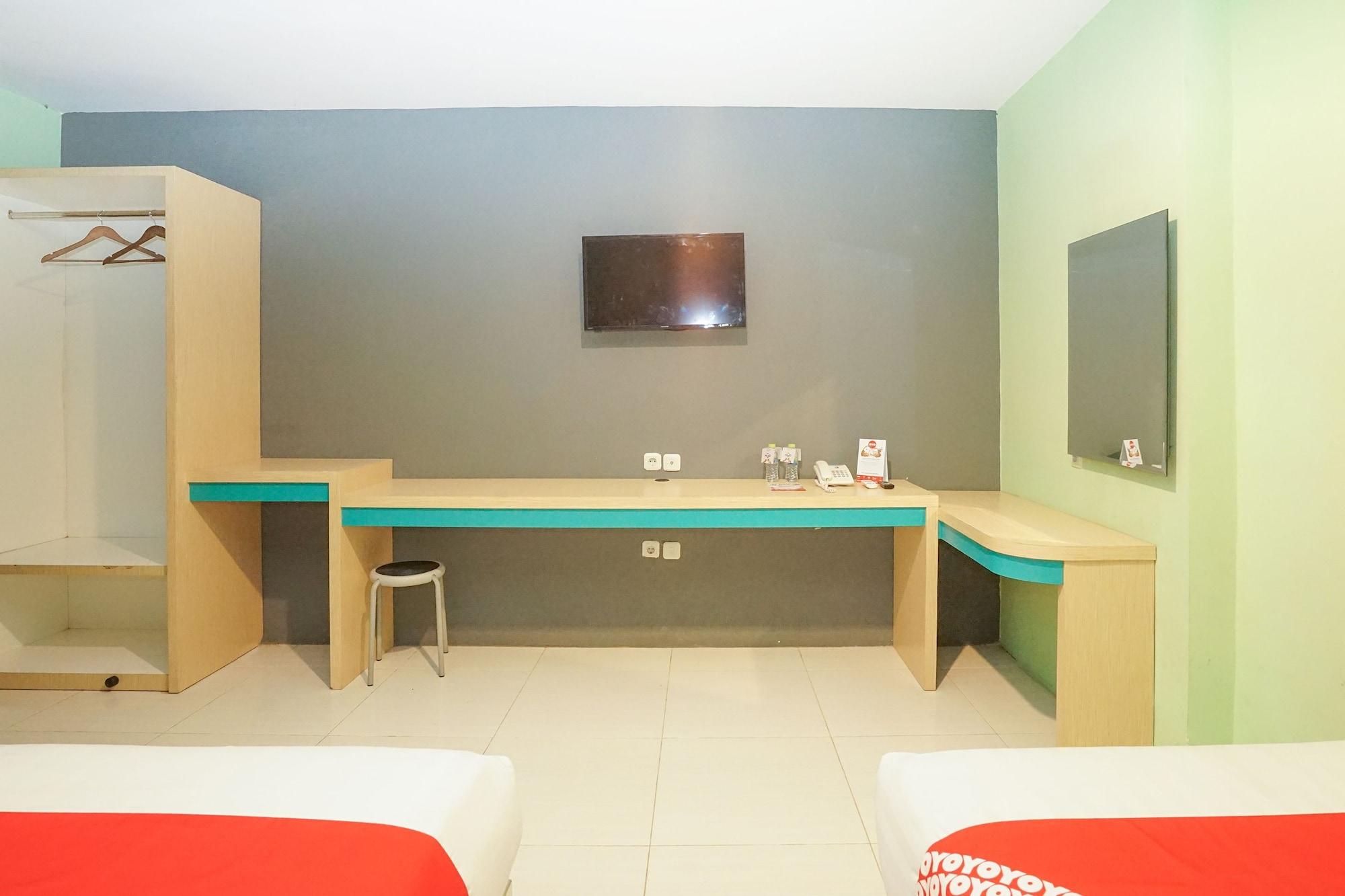 Oyo 277 Rukotel Near Rsu Adi Husada Undaan Kota สุราบายา ภายนอก รูปภาพ