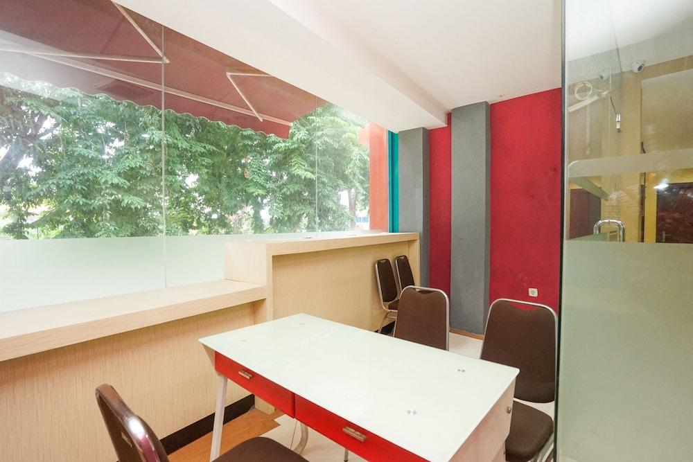 Oyo 277 Rukotel Near Rsu Adi Husada Undaan Kota สุราบายา ภายนอก รูปภาพ