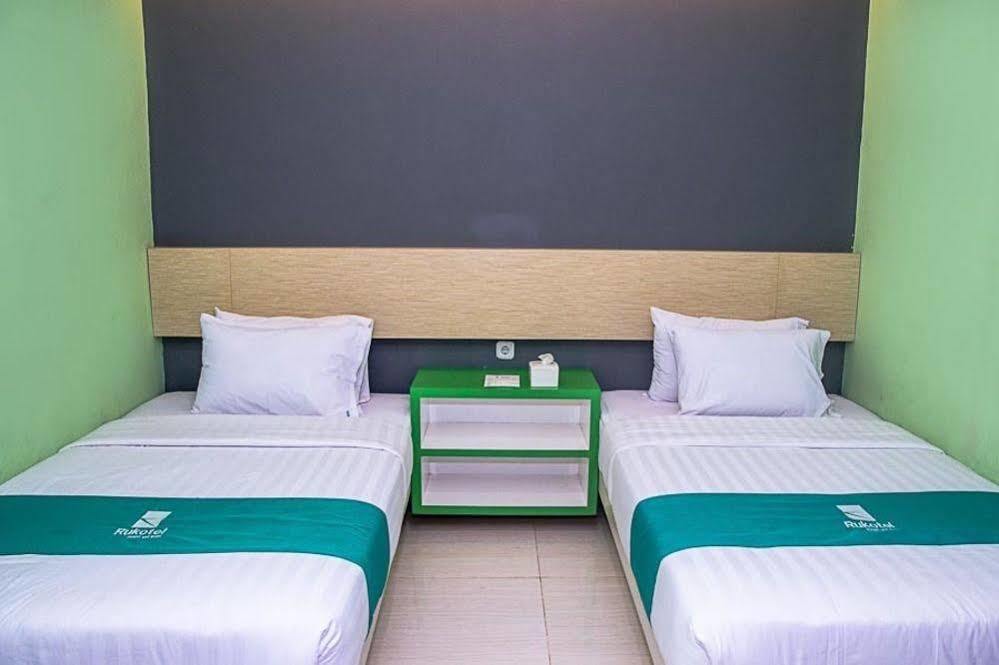 Oyo 277 Rukotel Near Rsu Adi Husada Undaan Kota สุราบายา ภายนอก รูปภาพ