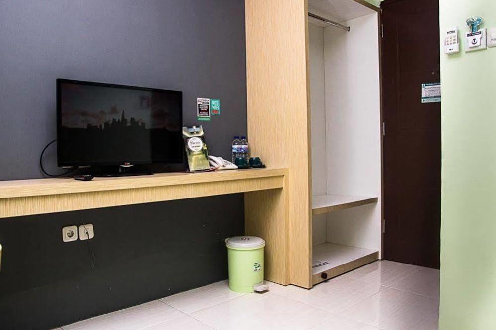 Oyo 277 Rukotel Near Rsu Adi Husada Undaan Kota สุราบายา ภายนอก รูปภาพ