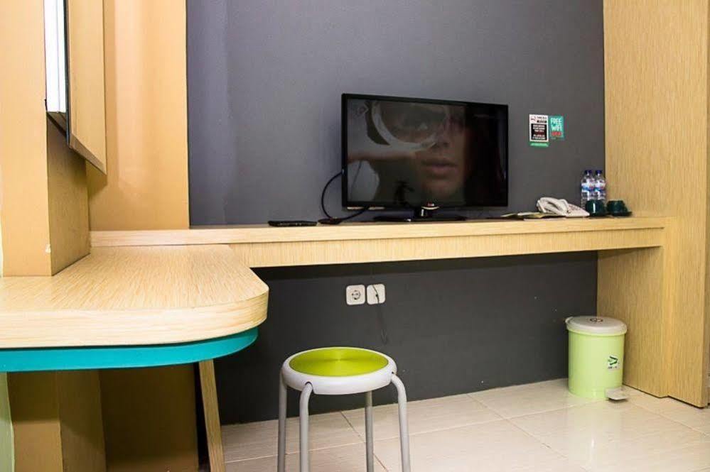 Oyo 277 Rukotel Near Rsu Adi Husada Undaan Kota สุราบายา ภายนอก รูปภาพ