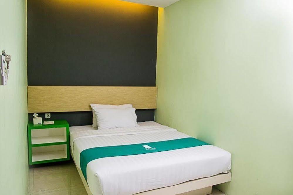 Oyo 277 Rukotel Near Rsu Adi Husada Undaan Kota สุราบายา ภายนอก รูปภาพ