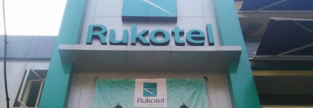 Oyo 277 Rukotel Near Rsu Adi Husada Undaan Kota สุราบายา ภายนอก รูปภาพ