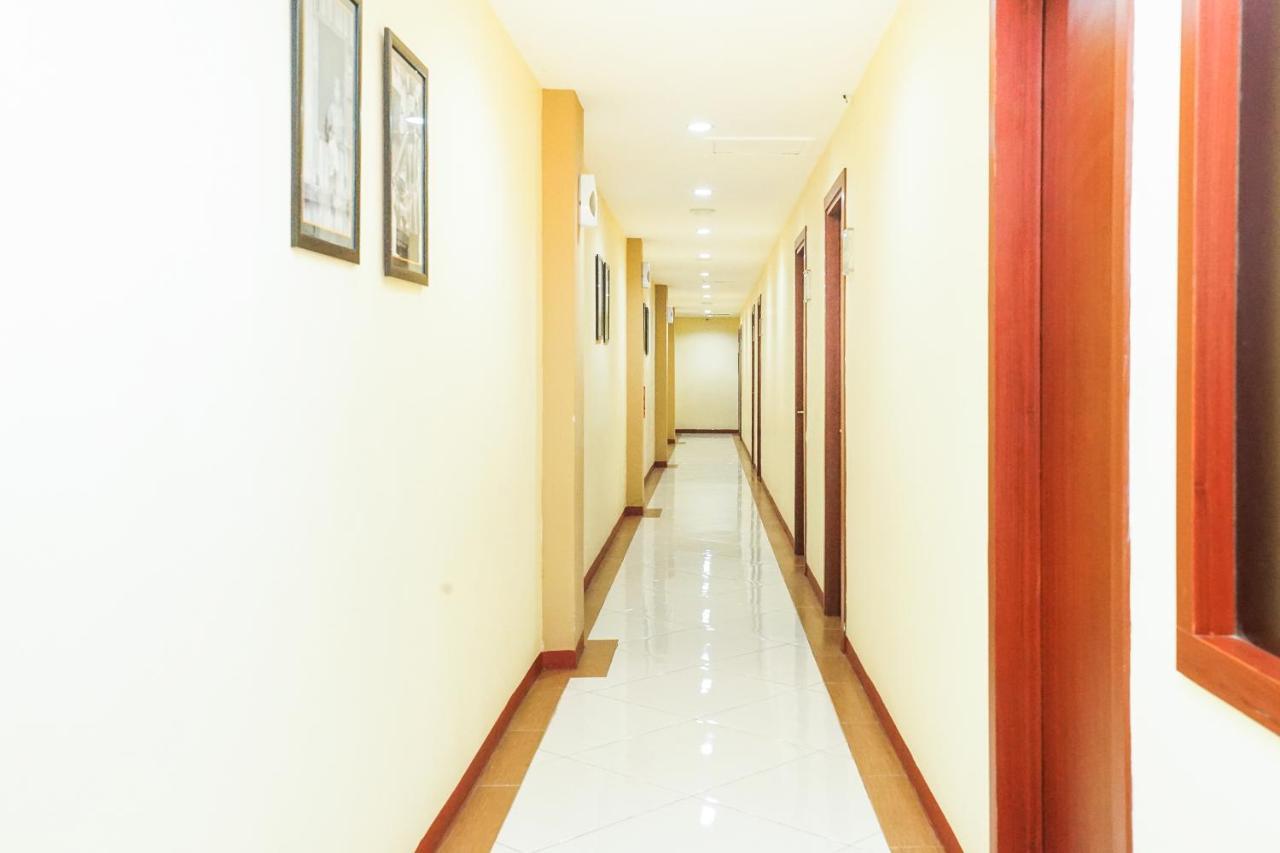 Oyo 277 Rukotel Near Rsu Adi Husada Undaan Kota สุราบายา ภายนอก รูปภาพ